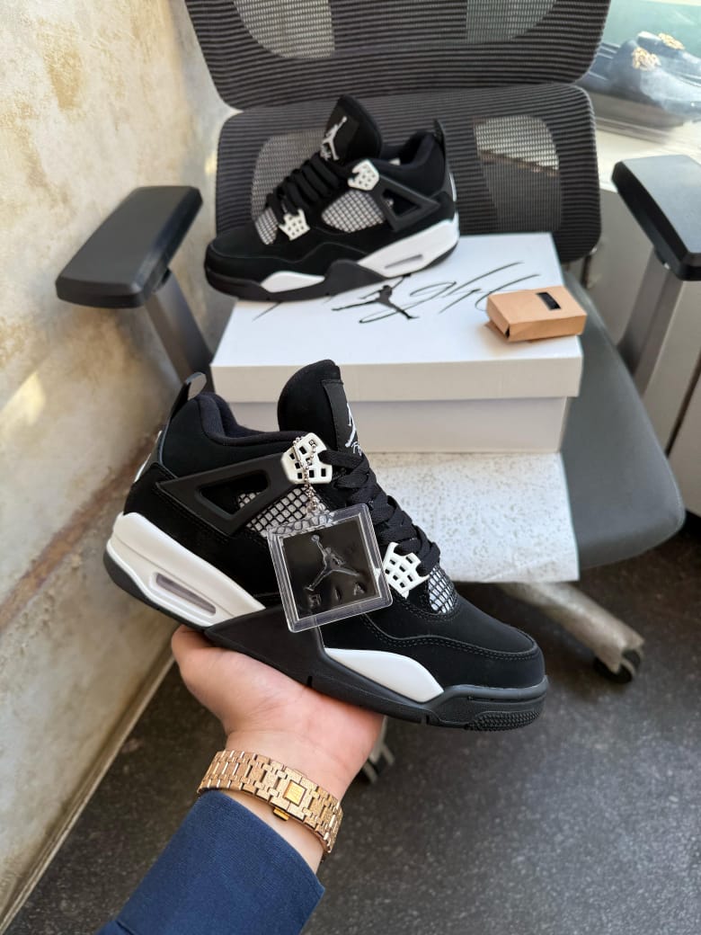 Nike Air Jordan Retro4 'Thunder Black' (Semi UA)