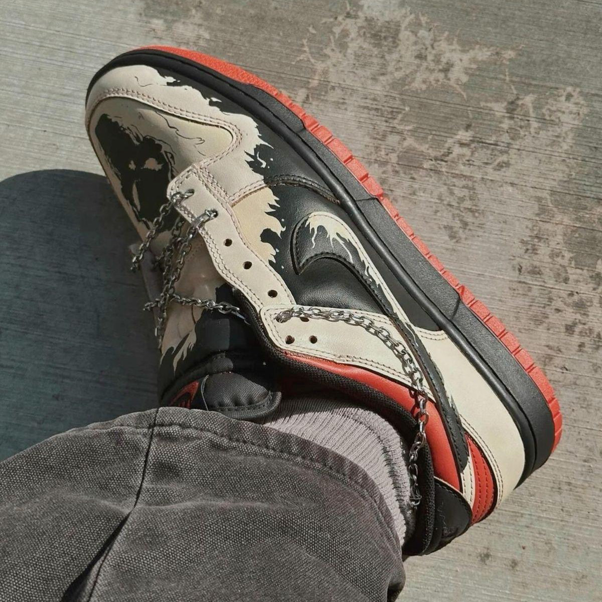 NIKE SB DUNK "GHOSTRIDER"