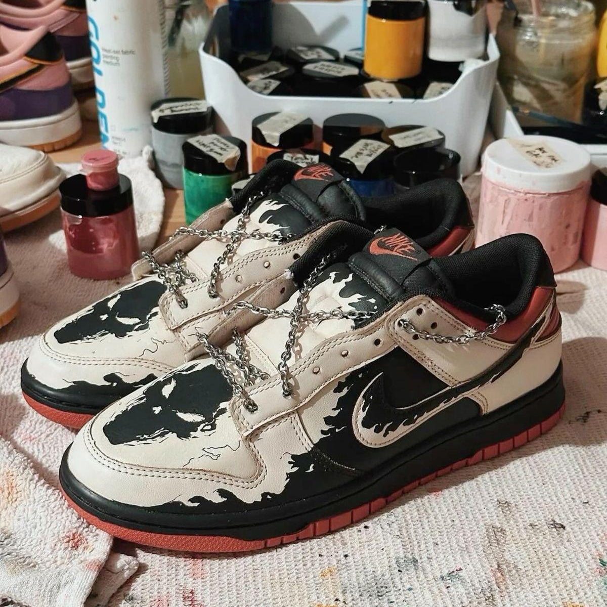 NIKE SB DUNK "GHOSTRIDER"