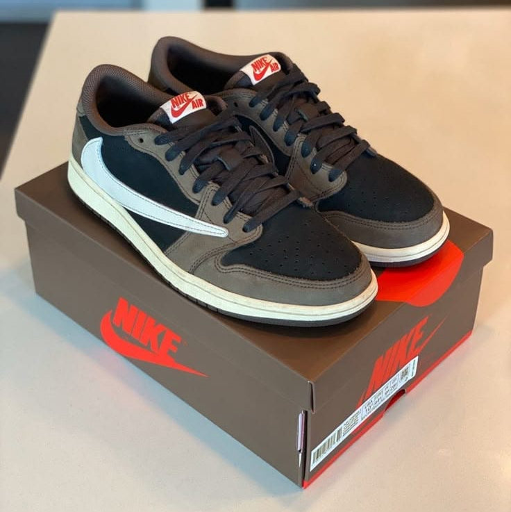 Nike Air Jordan Retro 1 Low X Travis Scott "Dark Mocha"