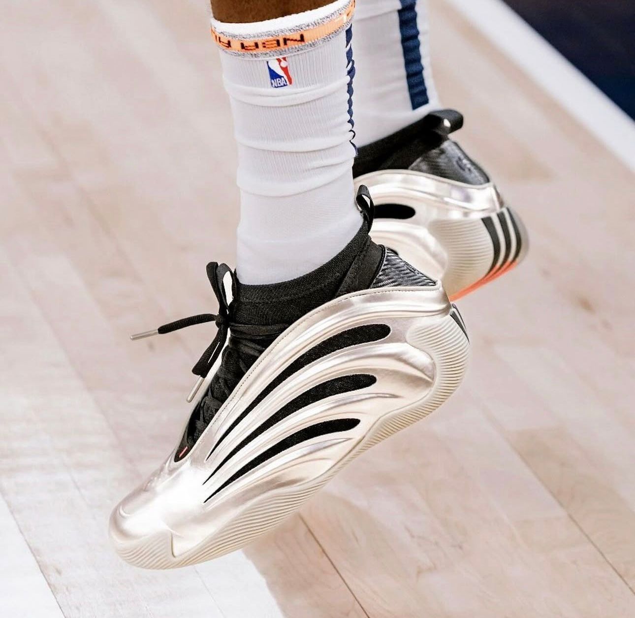 Adidas Harden Volume 9 "Cyber Metallic"