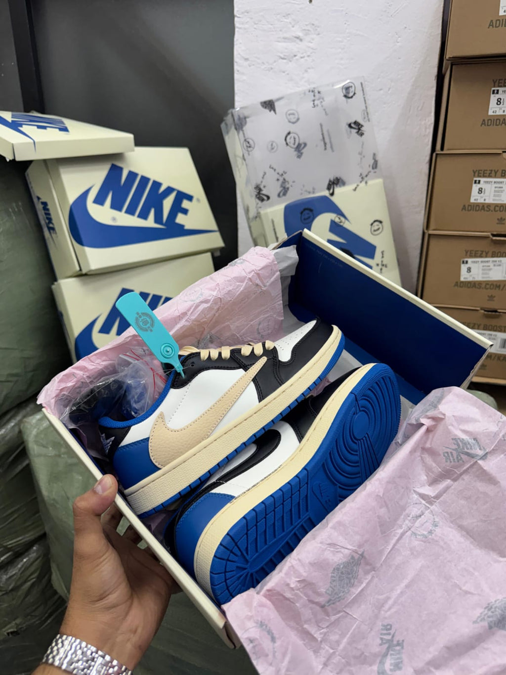 Travis Scott x Jordan 1 Low "Fragment"
