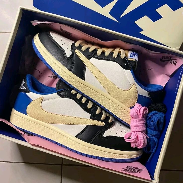 Travis Scott x Jordan 1 Low "Fragment"